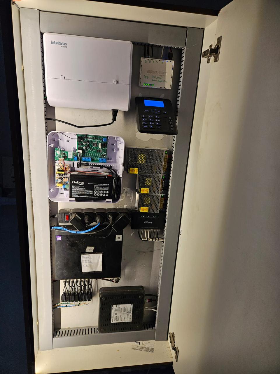 Sistemas de Segurança Completos em Santos: Da Portaria Virtual ao Monitoramento 24 Horas